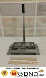 Bušač i utiskivač nitni/ zakovica , bočno bušenje okvira – pocinčani sa pomičnim čeličnim iglama u 4-5 rupa za LR, DB,AŽ,Farrar okvire /BEE HIVE FRAME EYELET HOLE PUNCH 4-5 holes for LR, DB , AŽ , Farrar and other