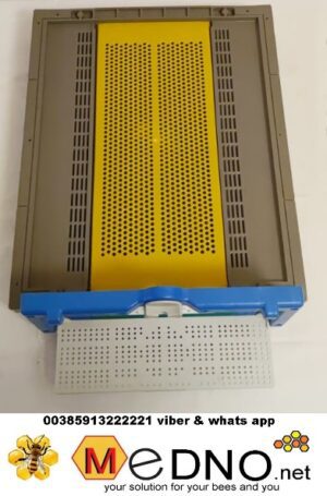 podnica za košnicu,pčele. Dimenzija za langsrooth ili Dadanblat 10 okvirnu košnicu . Sa sakupljačem za pelud,češljem i poletaljkom *hive floor, for bees. Dimension for langsrooth or Dadanblat 10 frame hive. With pollen collector, entrance shutter and pvc take-off