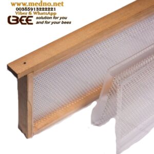 Plastične prozirne satne osnove od prehrambene plastike koje ne treba premazati voskom! Plastic foundations that need no wax coating! Plastic transparent bee foundations made of food-grade plastic that do not need to be coated with wax Kunststoff ( Mittelwände ) transparente Bienenfundamente aus lebensmittelechtem Kunststoff, die nicht mit Wachs beschichtet werden müssen Fondotinta in plastica trasparente a forma di ape in plastica alimentare che non necessita di essere ricoperta di cera Bases de plástico transparente para abejas hechas de plástico apto para alimentos que no necesitan ser recubiertas con cera