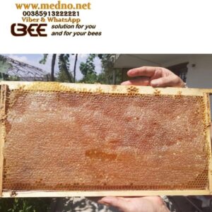 Plastične prozirne satne osnove od prehrambene plastike koje ne treba premazati voskom! Plastic foundations that need no wax coating! Plastic transparent bee foundations made of food-grade plastic that do not need to be coated with wax Kunststoff ( Mittelwände ) transparente Bienenfundamente aus lebensmittelechtem Kunststoff, die nicht mit Wachs beschichtet werden müssen Fondotinta in plastica trasparente a forma di ape in plastica alimentare che non necessita di essere ricoperta di cera Bases de plástico transparente para abejas hechas de plástico apto para alimentos que no necesitan ser recubiertas con cera