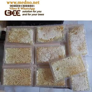 Plastične prozirne satne osnove od prehrambene plastike koje ne treba premazati voskom! Plastic foundations that need no wax coating! Plastic transparent bee foundations made of food-grade plastic that do not need to be coated with wax Kunststoff ( Mittelwände ) transparente Bienenfundamente aus lebensmittelechtem Kunststoff, die nicht mit Wachs beschichtet werden müssen Fondotinta in plastica trasparente a forma di ape in plastica alimentare che non necessita di essere ricoperta di cera Bases de plástico transparente para abejas hechas de plástico apto para alimentos que no necesitan ser recubiertas con cera